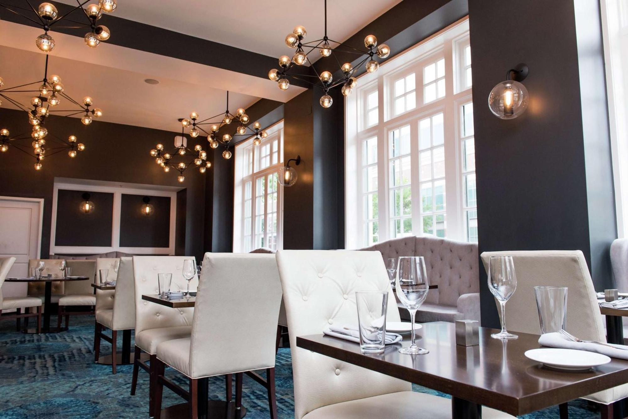 Redmont Hotel Birmingham - Curio Collection By Hilton Buitenkant foto